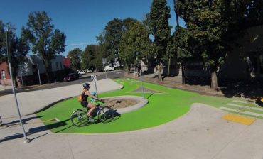 Portland's new bike roundabout gives cyclists a protected place to turn. Photo:  Bike Portland