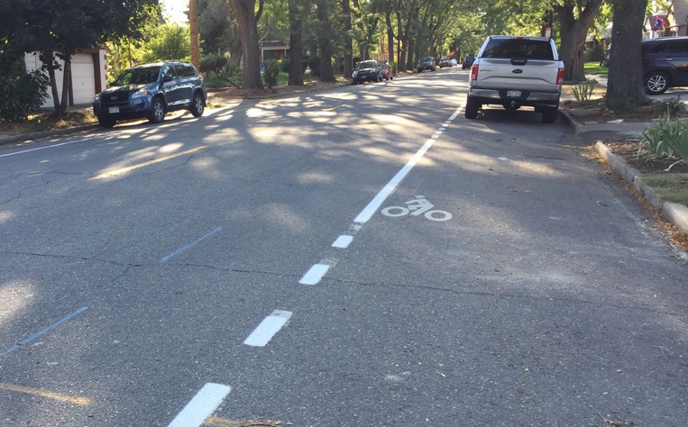 #StreetFail: The 46th Avenue “Bike Lane” Is Actually a Parking Lane