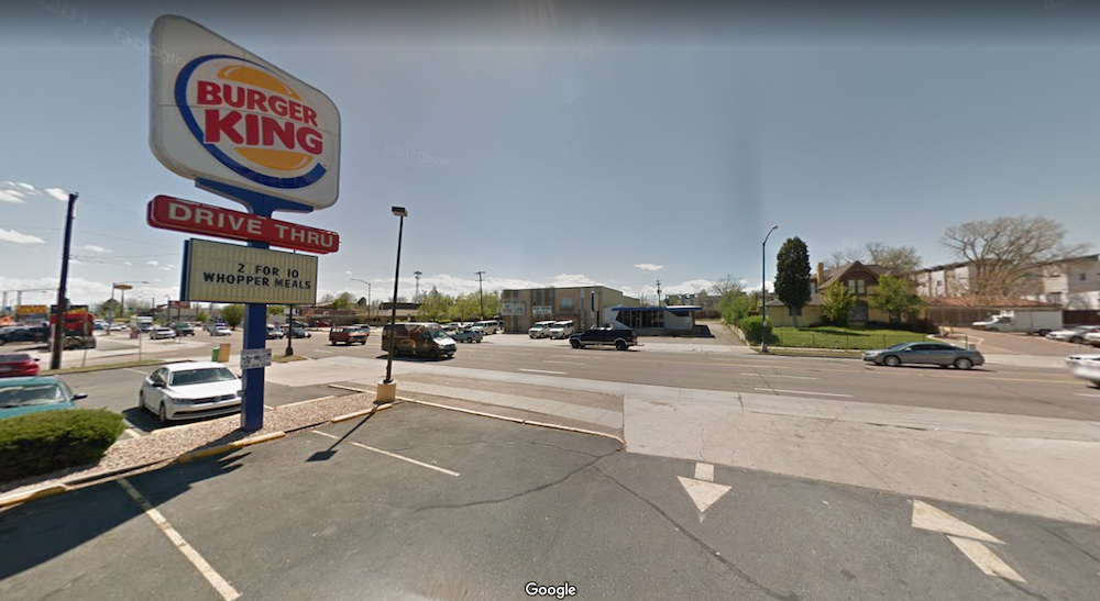 Las 175 Ventanillas de Servicio Rápido de Denver Coinciden con las Calles Más Mortales