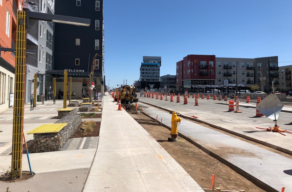 Eyes on the Street: Signs of Bikeway Life on Brighton Boulevard