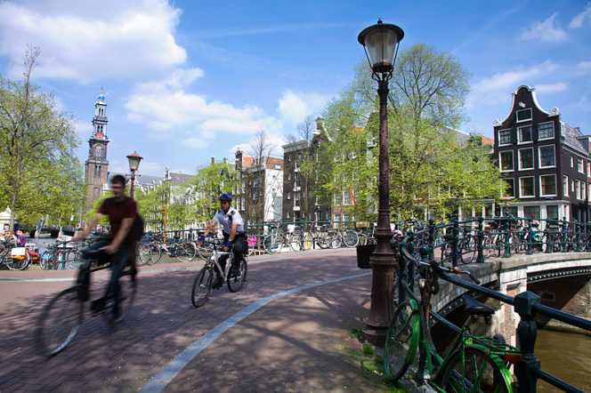 Amster-Damn! European City Leads on Banning Ban Gas-Powered Cars