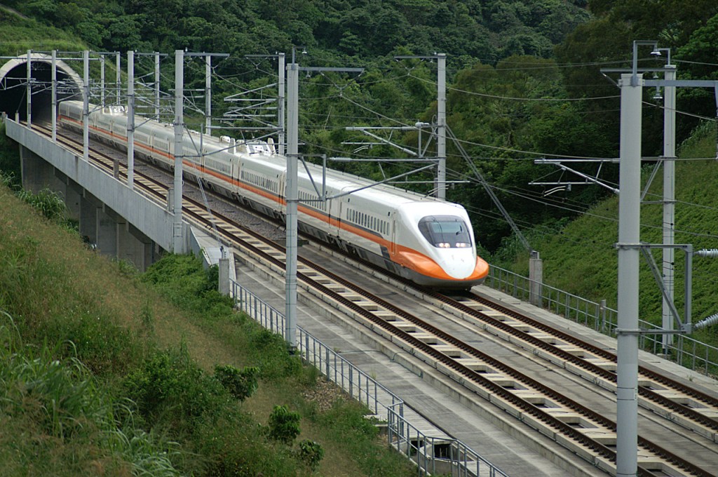 Expert: Colorado Should Build High-Speed Rail Along I-25