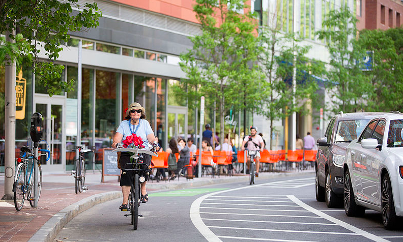 Study: Drivers Behave More Dangerously Around Women Cyclists