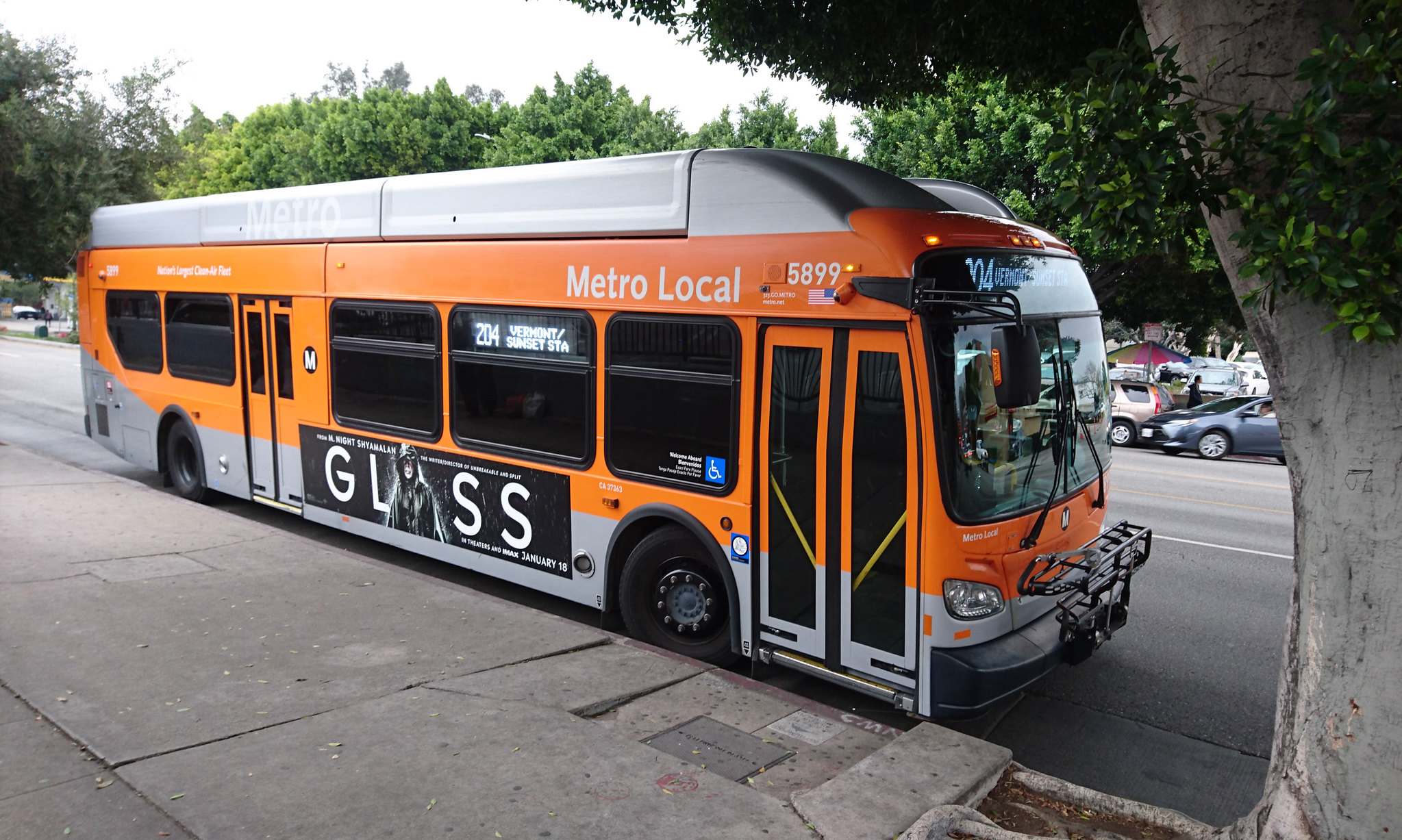 Video: How A Dedicated Bus Lane Speeds Up L.A.Buses